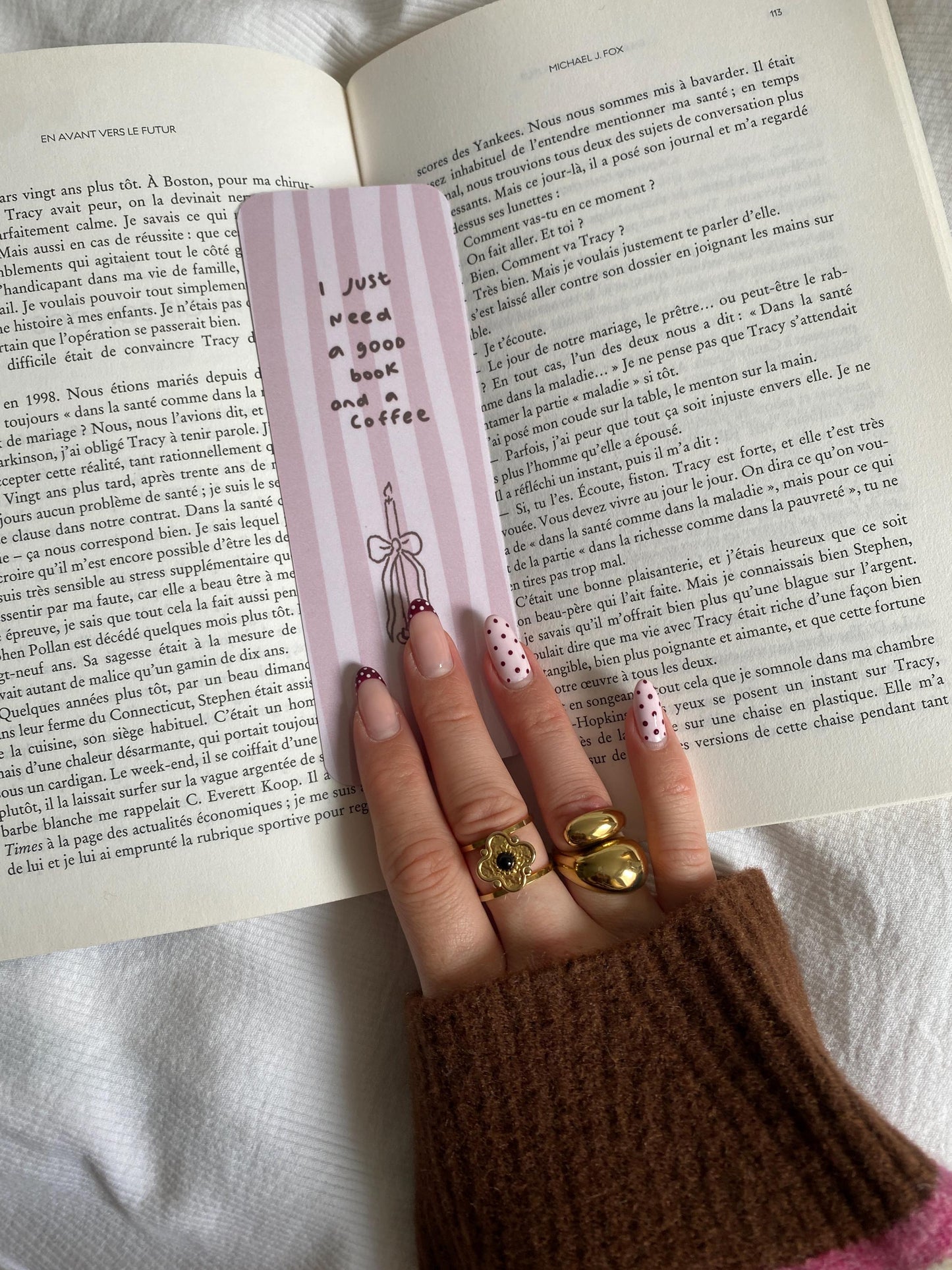Marque page - a good book and a coffee