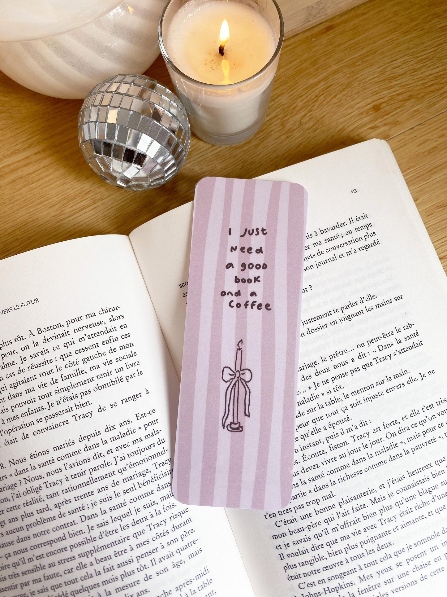 Marque page - a good book and a coffee