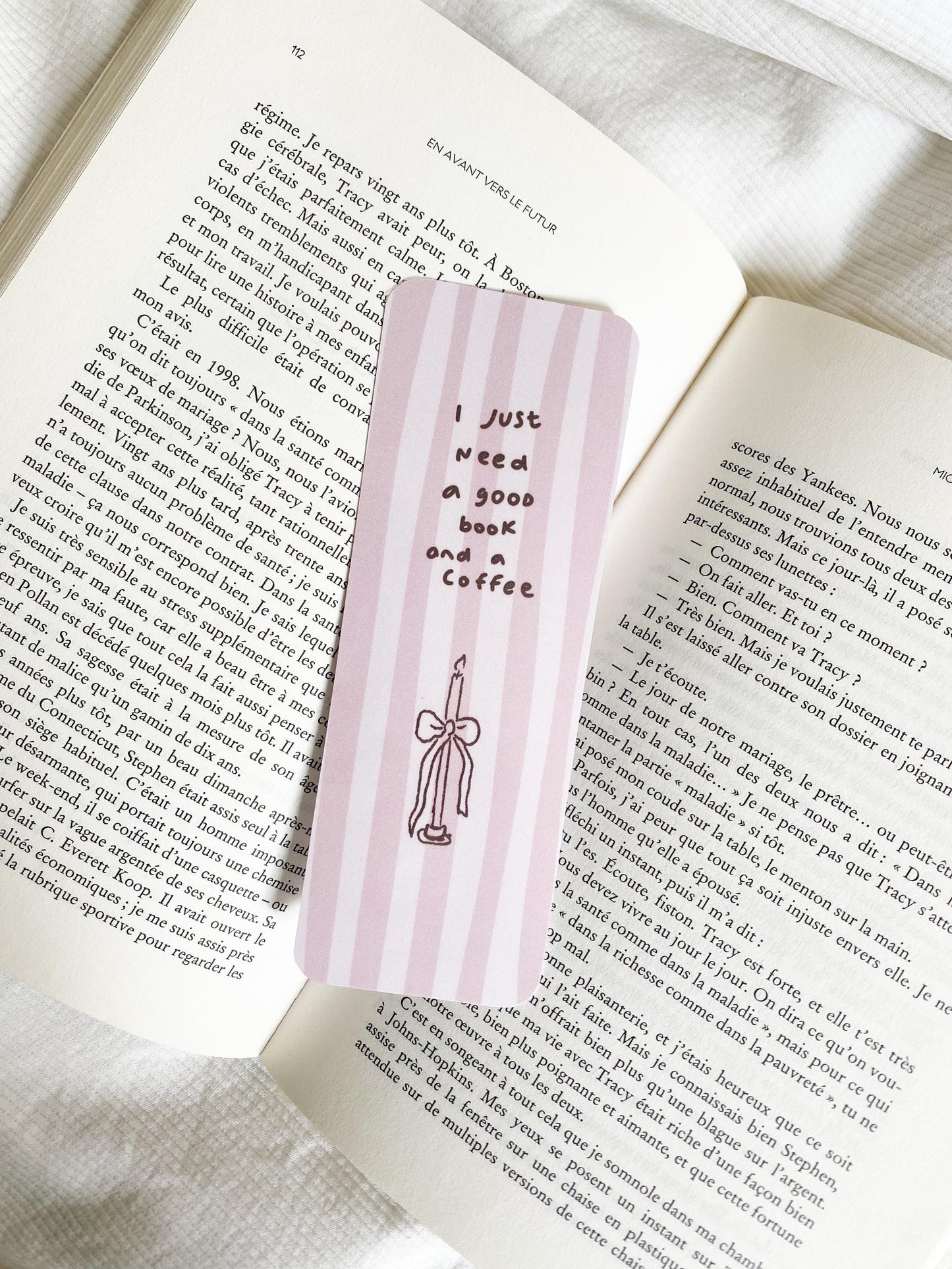 Marque page - a good book and a coffee