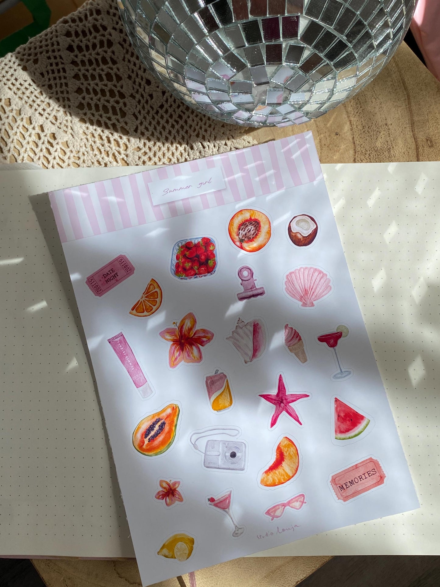 Planche de stickers summer girl
